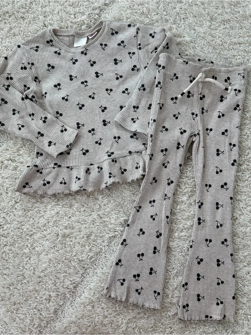 Zara Soft Ribbed Cherry Set